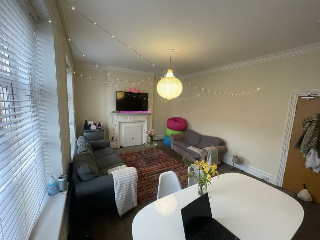 Additional property image - STUDENT FLAT Wimborne Road, Winton