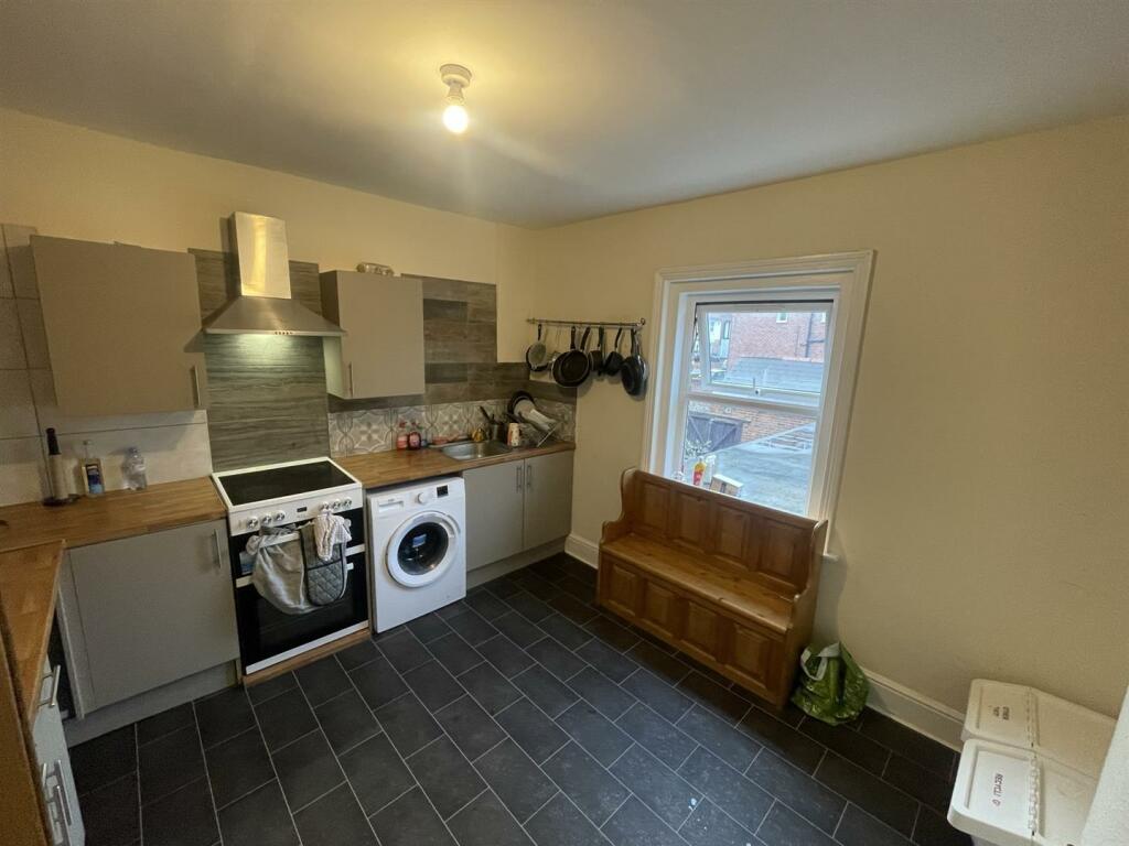 Additional property image - STUDENT FLAT Wimborne Road, Winton