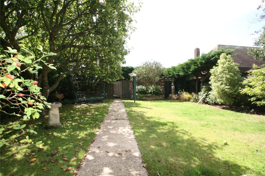 3 bedroom bungalow for sale in Barnes Road, Ensbury Park, Bournemouth, BH10