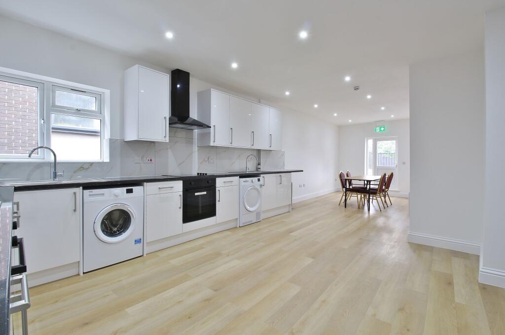 Main image of property: Bath Road, Hounslow, TW4