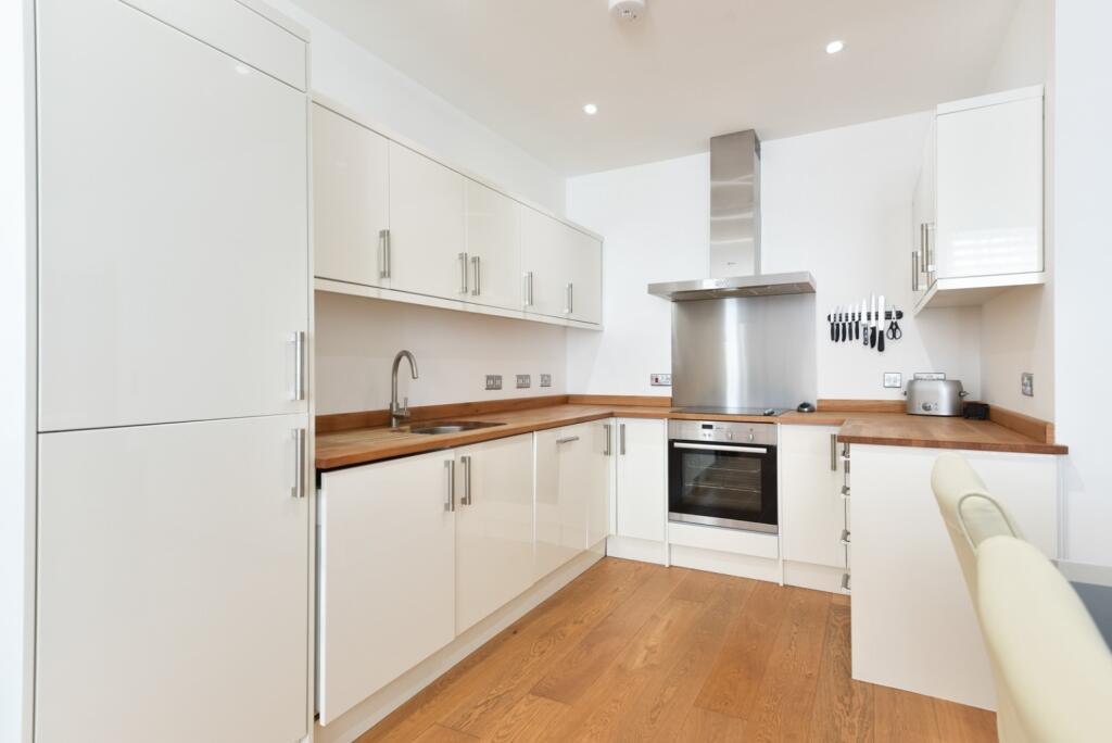 2 bedroom apartment for sale in The Kingsbridge Apartments, High Street ...