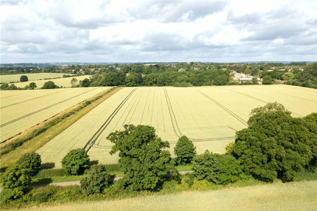3 bedroom end of terrace house for sale in Clifton Gate, Deddington