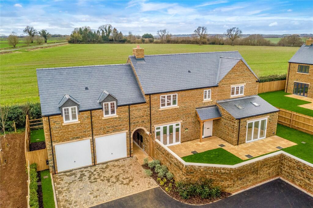 4 bedroom detached house for sale in Hempton Gate, Deddington, Banbury