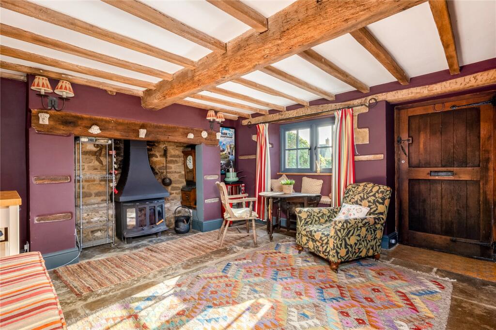 3 bedroom semidetached house for sale in Field View, Marston St