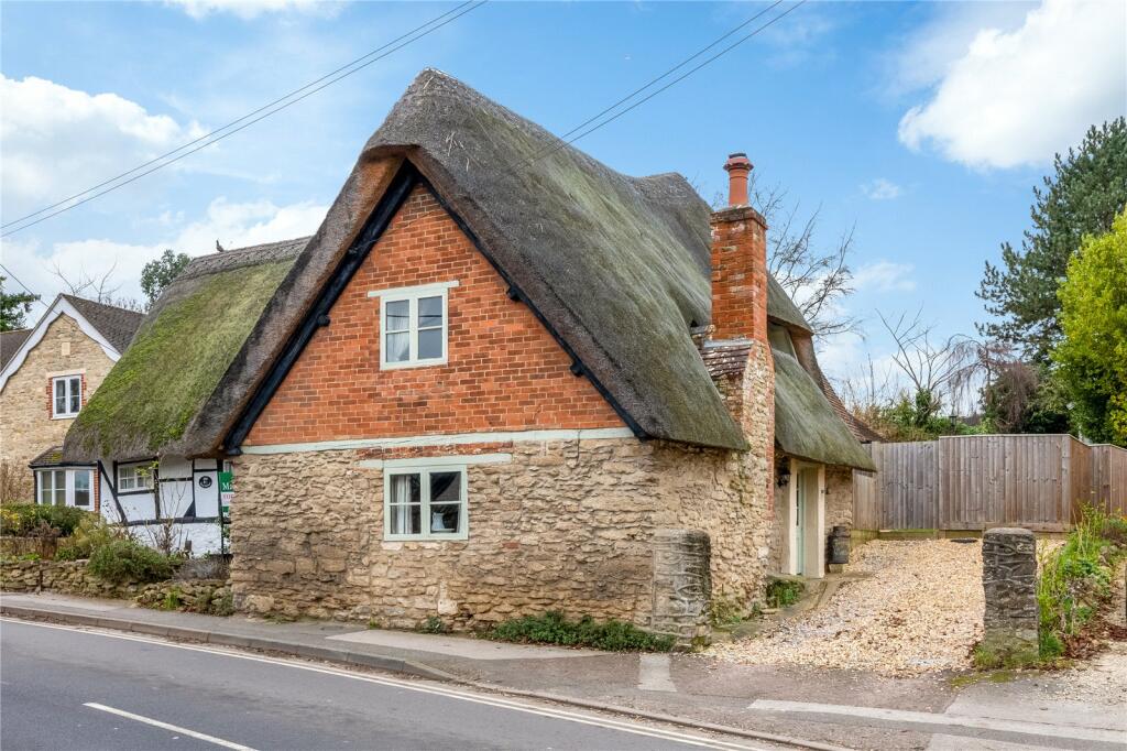 3 bedroom semi-detached house for sale in Kennington Road, Kennington, Oxfordshire, OX1