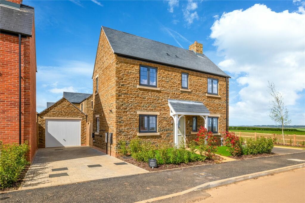 2 bedroom detached house for sale in Hempton Gate, Deddington, Banbury