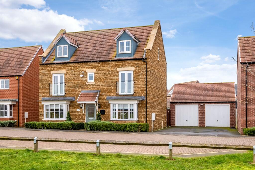Main image of property: Foxtail Crescent, Bodicote, Banbury, Oxfordshire, OX15