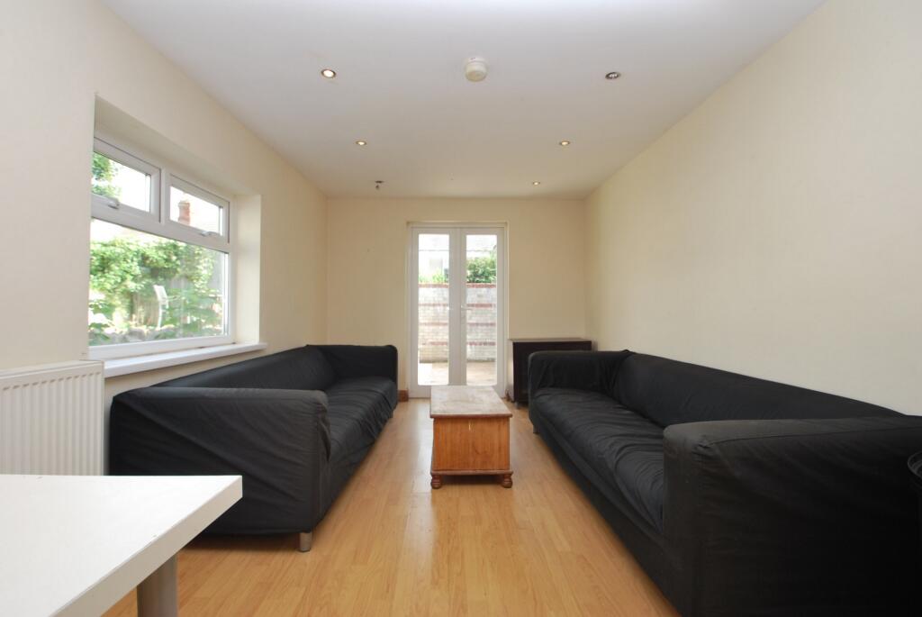 8 bedroom house for rent in Richards Street, Cathays, CF24