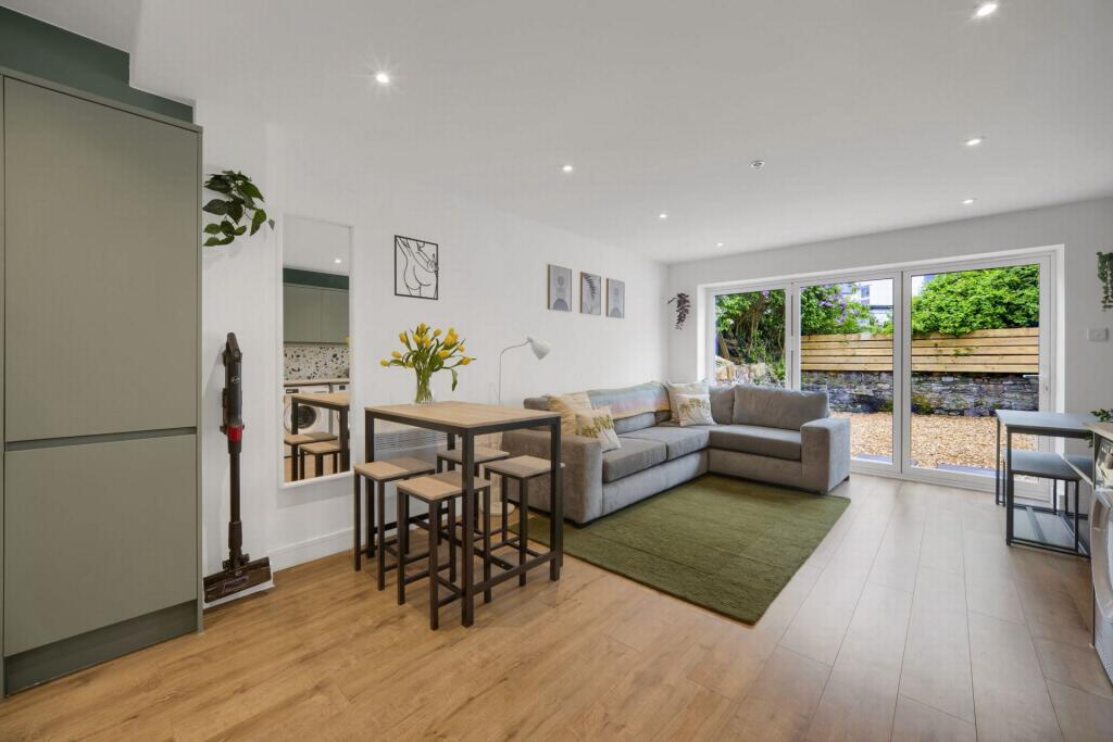 Main image of property: Albany Road, Roath, CF24