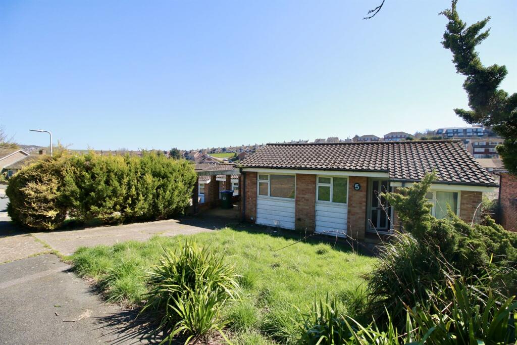 4 bedroom house for sale in Metcalfe Avenue, BN9