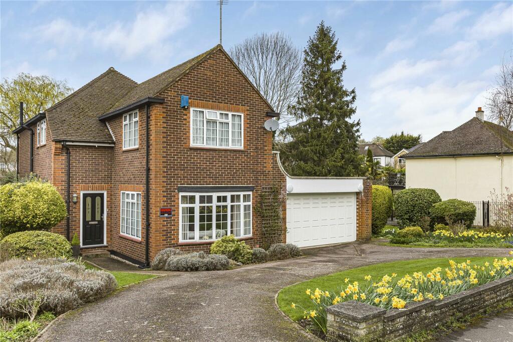 4 bedroom detached house for sale in Duchy Road, Hadley Wood, EN4