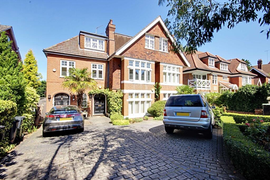 Main image of property: Crescent East, Hadley Wood, EN4