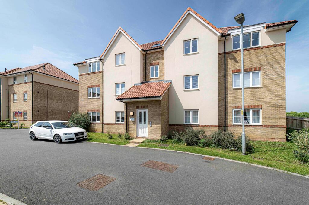 2 bedroom ground floor flat for sale in Matlock Close, Aylesham, CT3