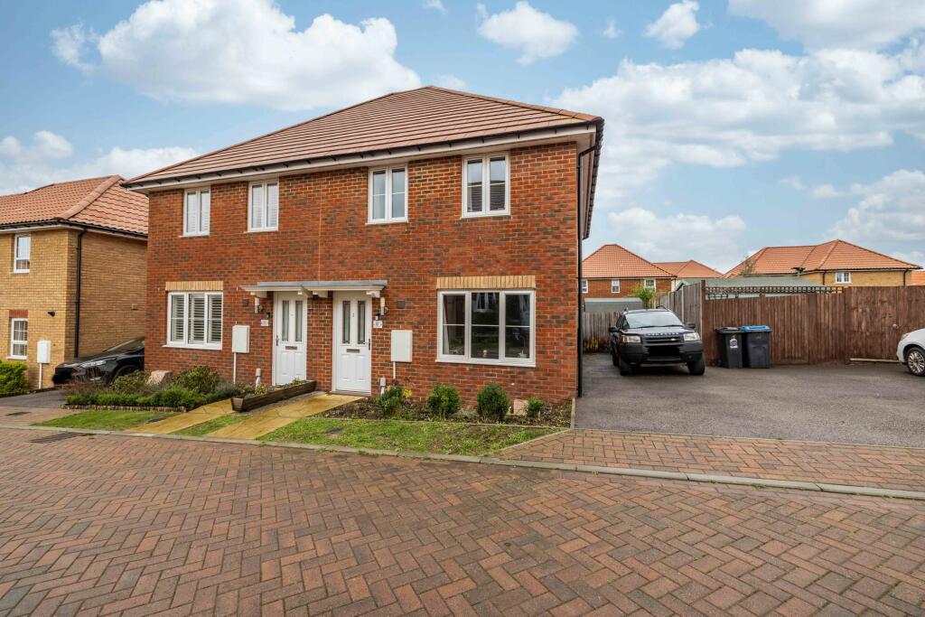 3 bedroom semi-detached house