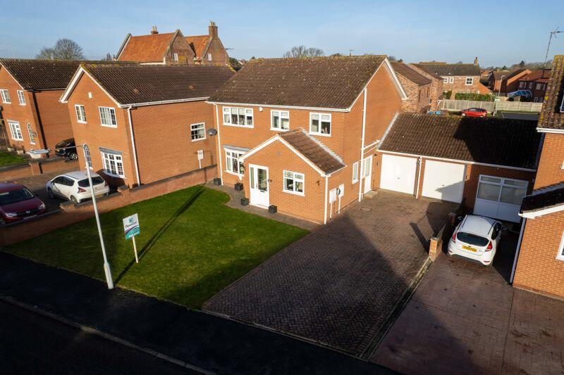 4 bedroom detached house for sale in The Croft, Beckingham, DN10