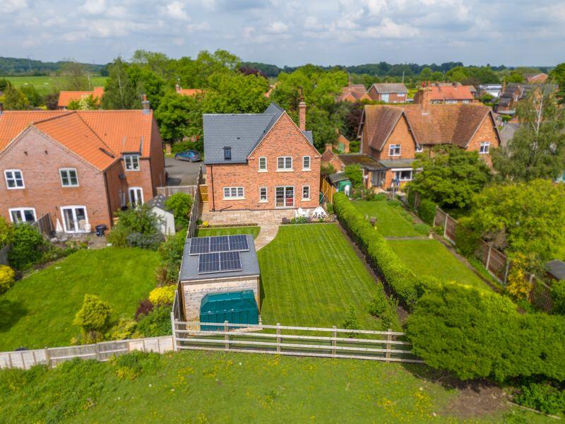 4 bedroom detached house for sale in Pinfold Lane, Averham, NG23