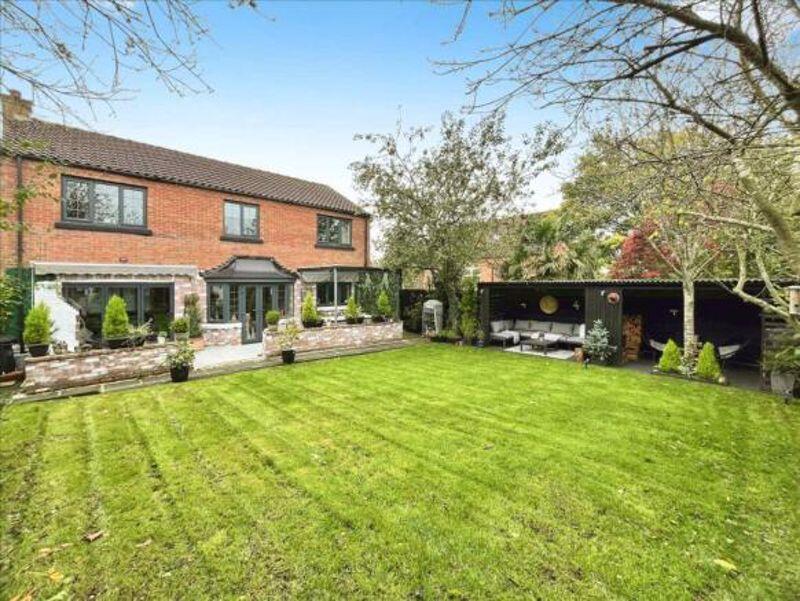 Main image of property: Hawthorne Close, Gainsborough