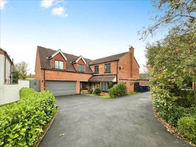 Main image of property: Hawthorne Close, Gainsborough
