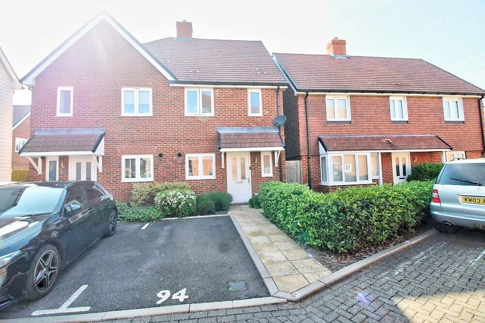 2 bedroom semidetached house for sale in Yarrow Place, Stone Cross