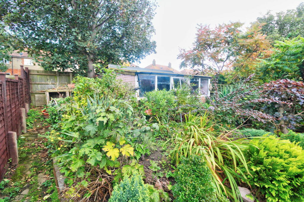 Additional property image - Court Road, Eastbourne, BN22 9EZ