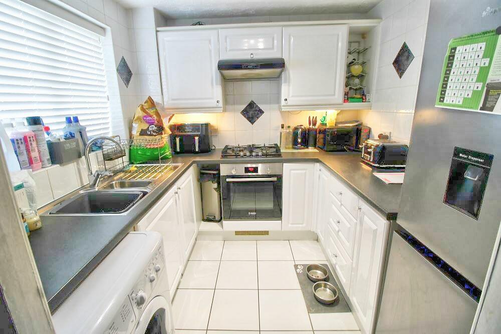 Additional property image - Medina Drive, Stone Cross, Pevensey, BN24 5EY