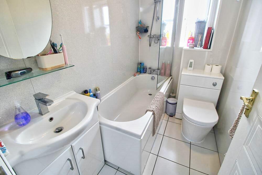 Additional property image - Medina Drive, Stone Cross, Pevensey, BN24 5EY