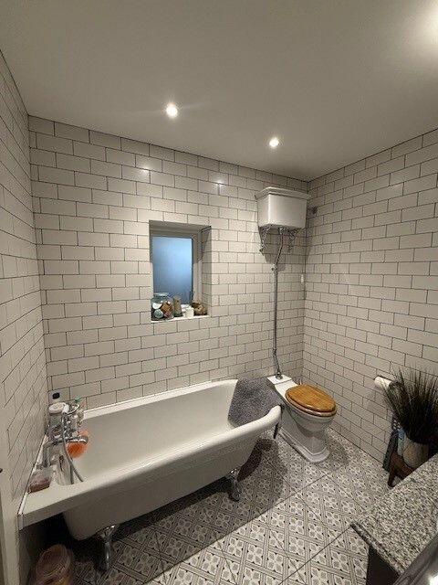Additional property image - Roselands Avenue, Eastbourne, BN22 8NX