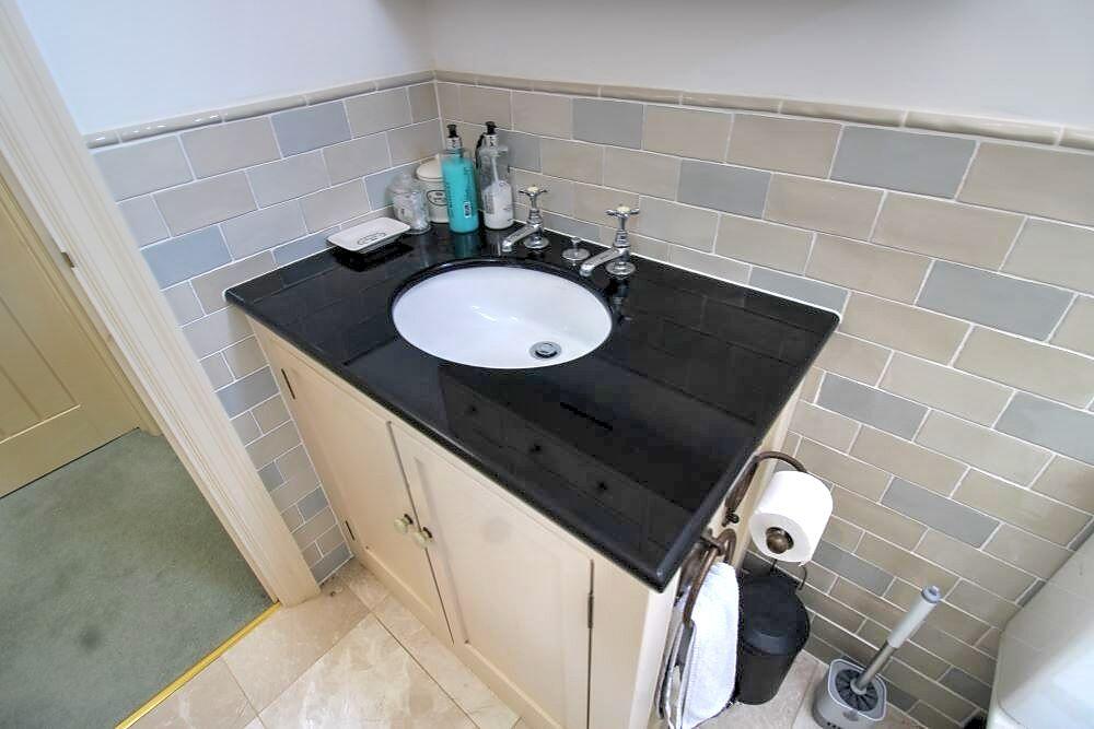 Additional property image - Roselands Avenue, Eastbourne, BN22 8NX