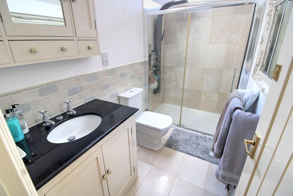 Additional property image - Roselands Avenue, Eastbourne, BN22 8NX
