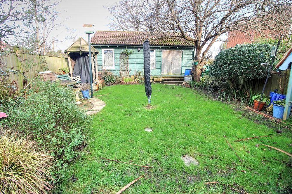 Additional property image - Roselands Avenue, Eastbourne, BN22 8NX