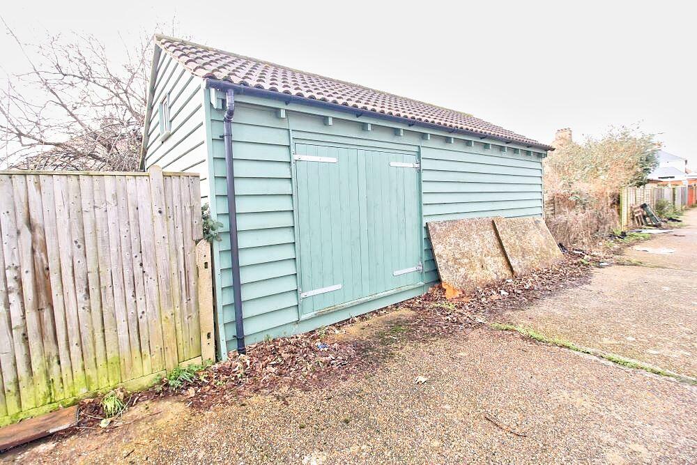 Additional property image - Roselands Avenue, Eastbourne, BN22 8NX
