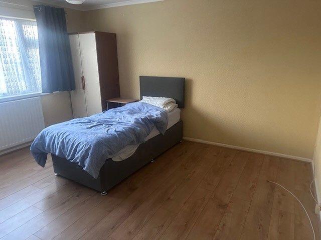 Additional property image - Mountbatten Drive,Eastbourne,BN23 6BZ