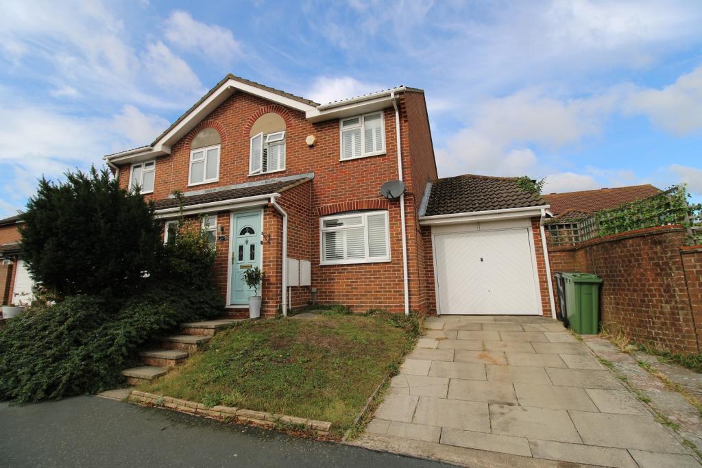 3 bedroom semidetached house for sale in Kilpatrick Close, Eastbourne
