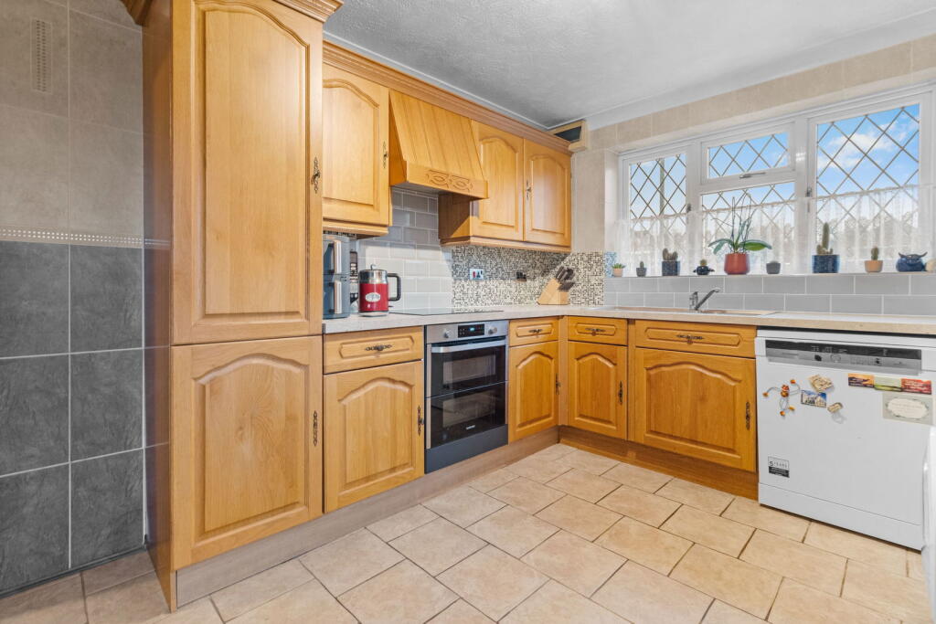 Additional property image - Brendon Close, Eastbourne, BN23 8AF