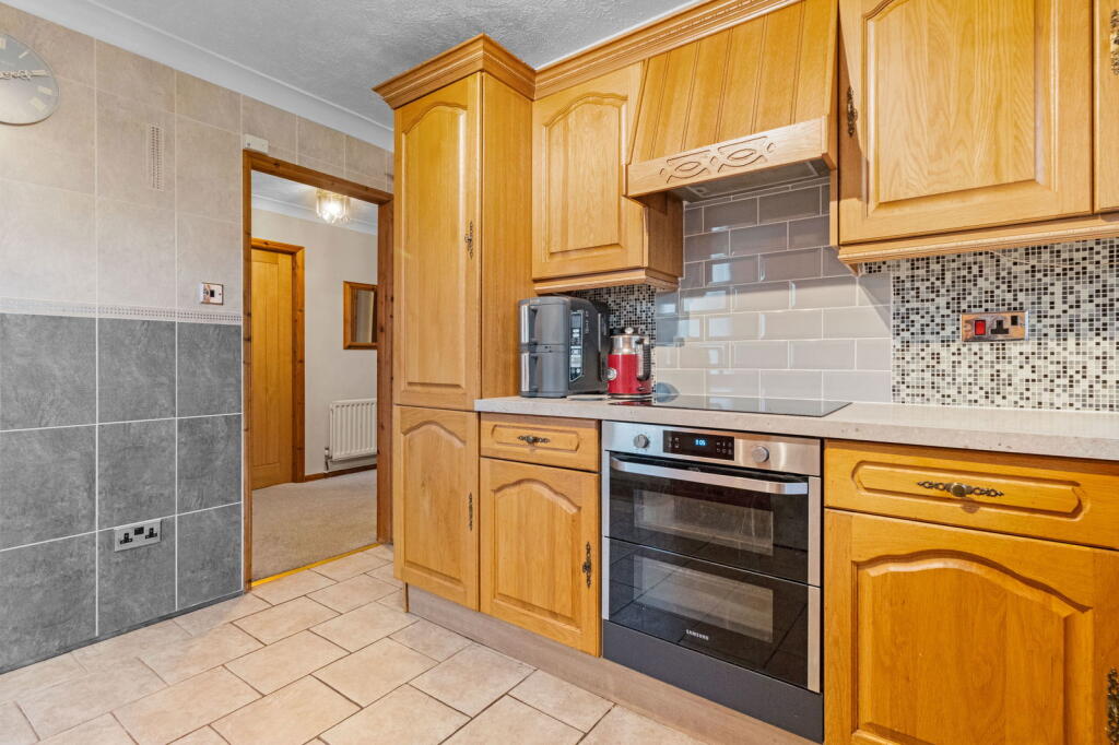 Additional property image - Brendon Close, Eastbourne, BN23 8AF
