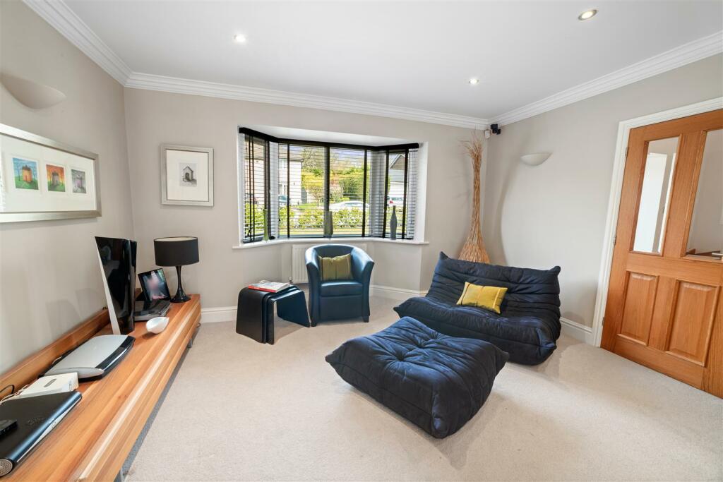 6 bedroom detached house for sale in Pinewood, Bowdon, WA14