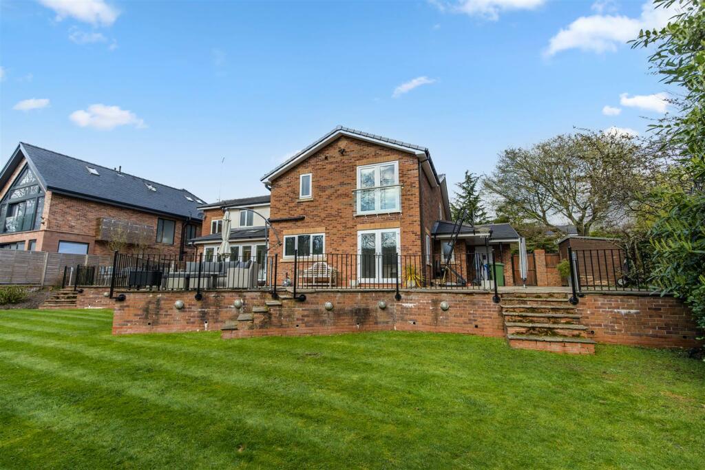 6 bedroom detached house for sale in Pinewood, Bowdon, WA14