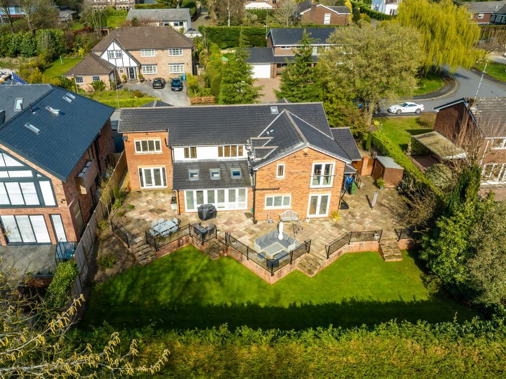 6 bedroom detached house for sale in Pinewood, Bowdon, WA14