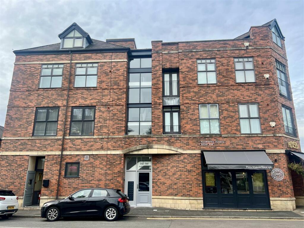 1 bedroom apartment for sale in Ashley Road, Hale, Altrincham, WA14