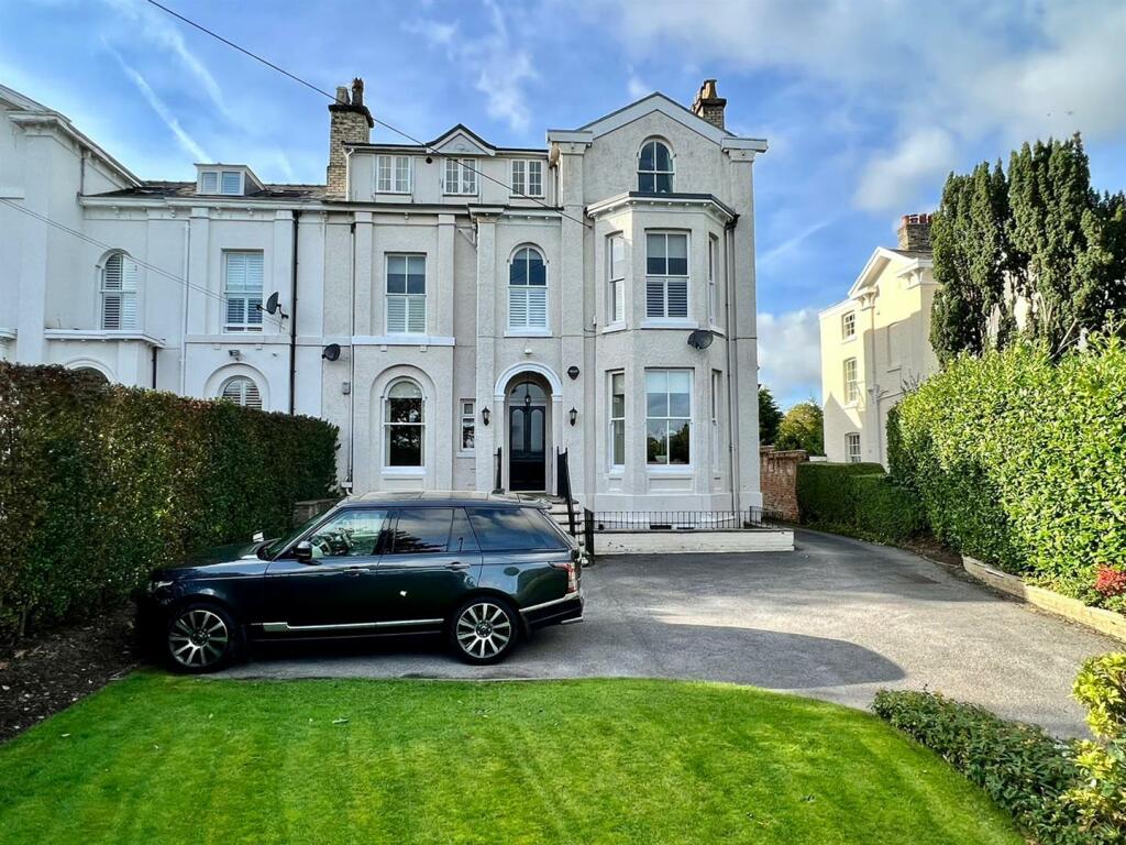 2 bedroom apartment for sale in The Firs, Bowdon, WA14