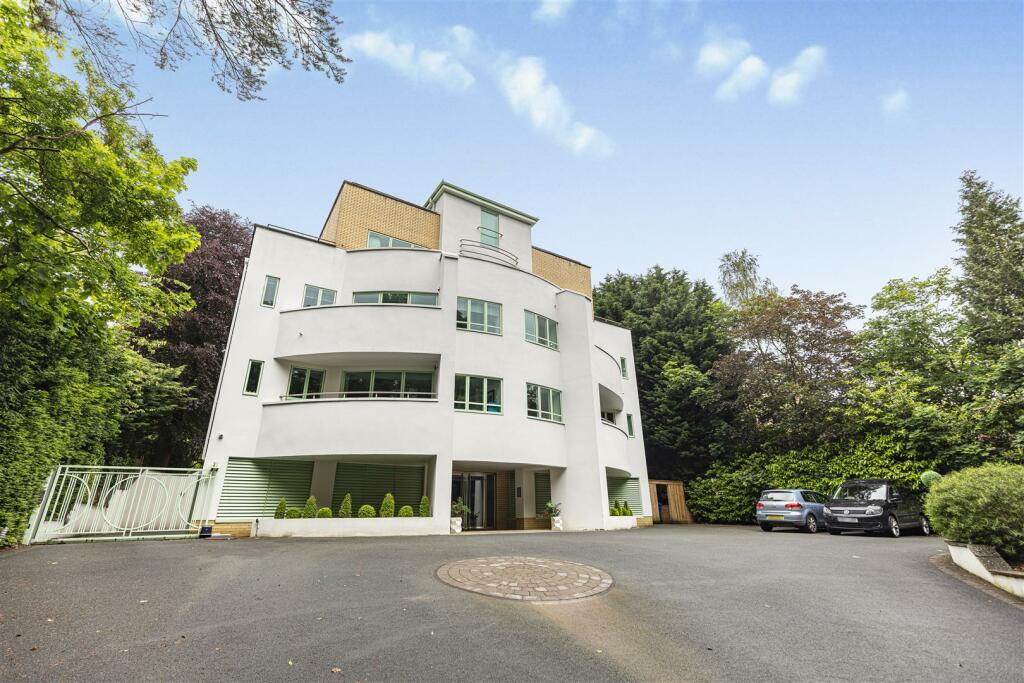 3 bedroom apartment for sale in Park Road, Bowdon, Bowdon, WA14