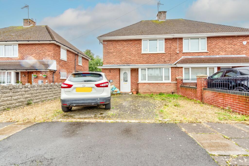 3 bedroom semidetached house for sale in Kewstoke Avenue, Llanrumney