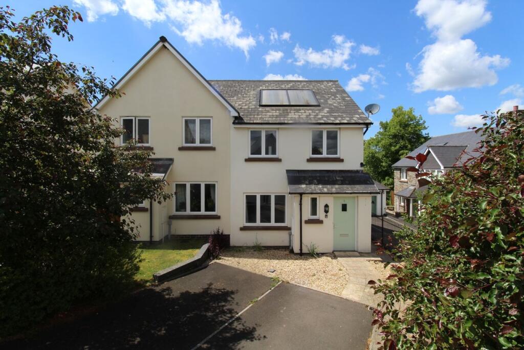 3 bedroom semi-detached house