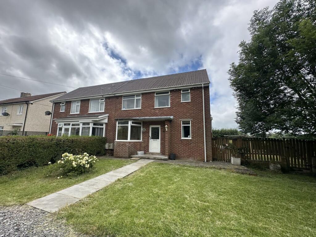3 bedroom semi-detached house