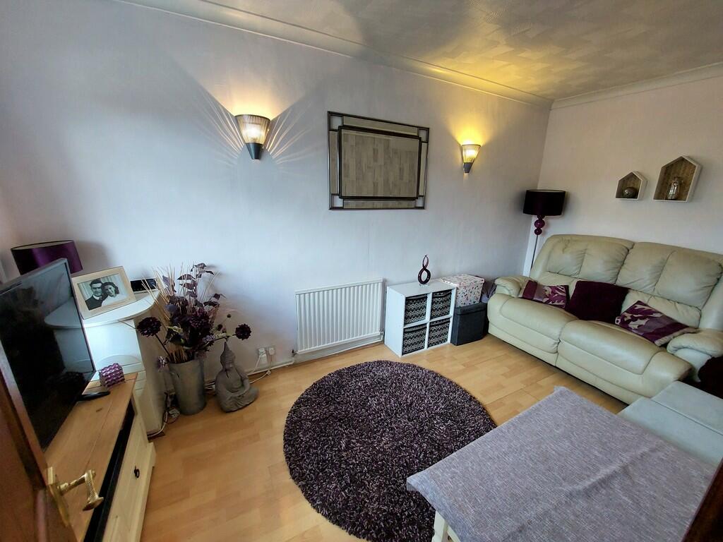 4 bedroom semidetached house for sale in Alexander Drive, Unsworth