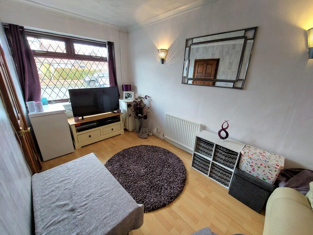 4 bedroom semidetached house for sale in Alexander Drive, Unsworth