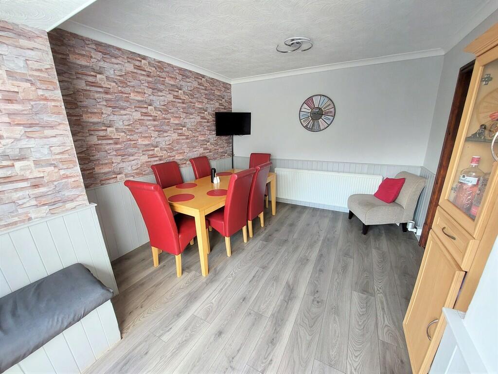 4 bedroom semidetached house for sale in Alexander Drive, Unsworth