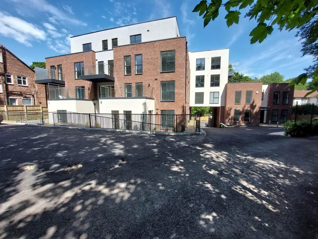 3 bedroom apartment for sale in Carmona Court, Cavendish Road, Salford, M7