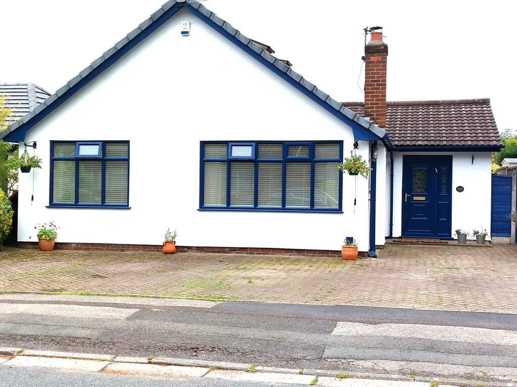 3 bedroom detached bungalow for sale in Park Lane, Whitefield