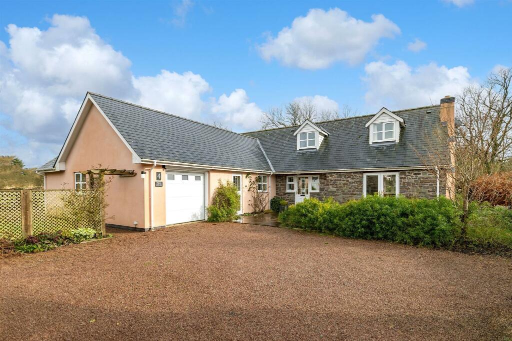4 bedroom detached house for sale in CwrtYGaer, Boughrood, Brecon, LD3
